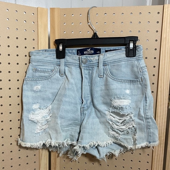 Hollister size 1 W 25” High-Rise Mom Short 3” - Picture 1 of 6